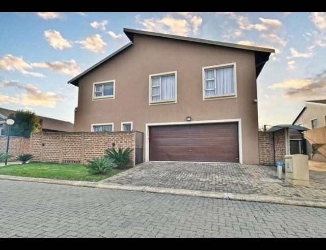 3 BEDROOM CLUSTER FOR SALE IN NEWMARKET
